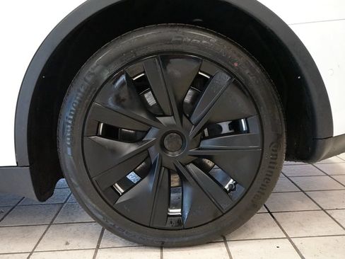 Used 2021 Tesla Model Y Long Range AWD/4WD image 53