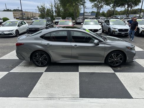 Used 2025 Toyota Camry XSE image 3
