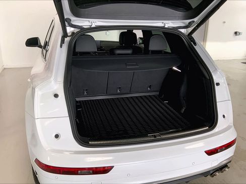 Used 2024 Audi SQ5 Premium Plus w/ Premium Plus Package image 17