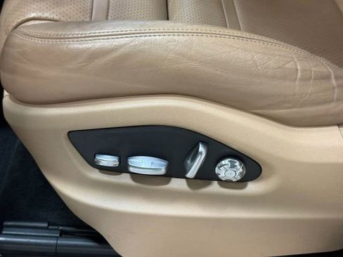 Used 2019 Porsche Cayenne AWD/4WD image 25