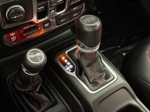 Used 2023 Jeep Wrangler Unlimited Rubicon 4xe AWD/4WD image 21
