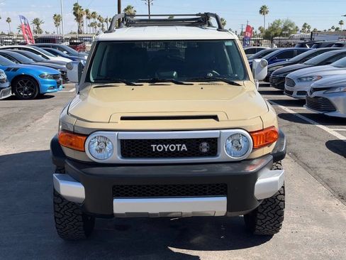 Used 2014 Toyota FJ Cruiser 4WD w/ Upgrade Package image 19