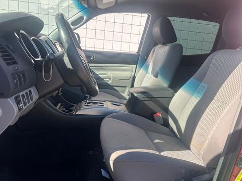 Used 2015 Toyota Tacoma 4x4 Double Cab w/ SR5 Package image 6