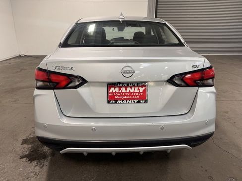Used 2023 Nissan Versa SV image 4