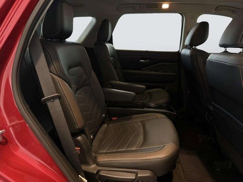 Used 2023 Nissan Pathfinder Platinum w/ Lighting Package (N93) image 36