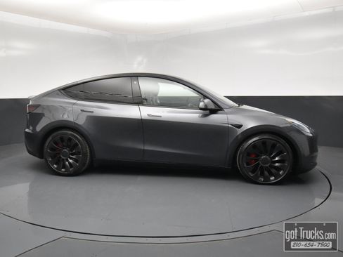 Used 2022 Tesla Model Y Performance image 46