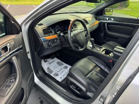 Used 2014 Lincoln MKS FWD image 17