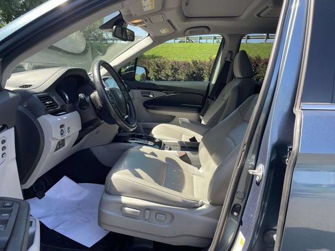Used 2018 Honda Pilot Touring image 19