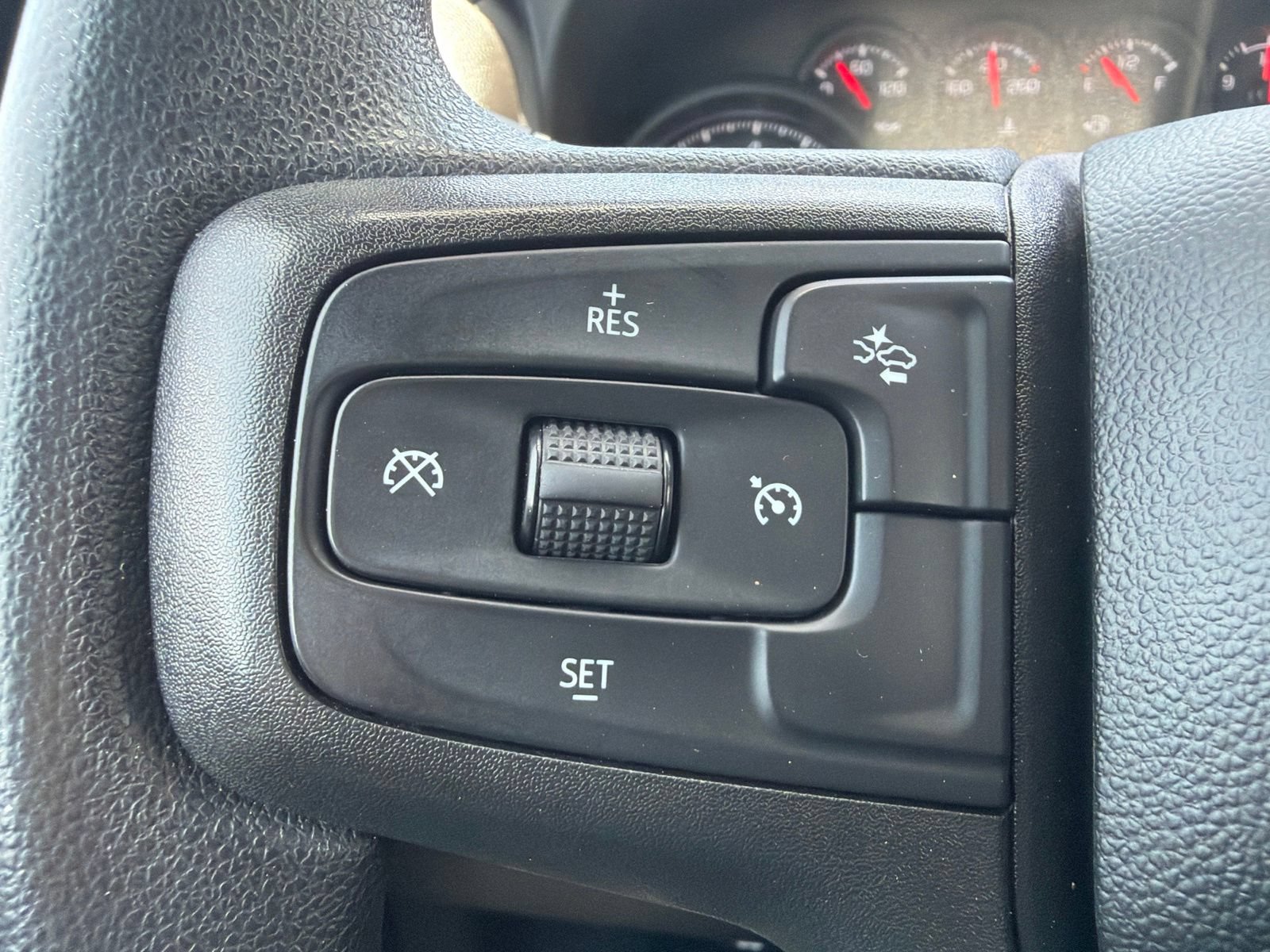Used 2025 Chevrolet Silverado 1500 Custom RWD image 22