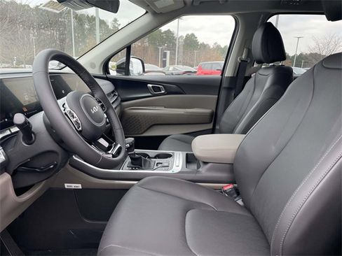 New 2026 Kia Carnival LXS image 2