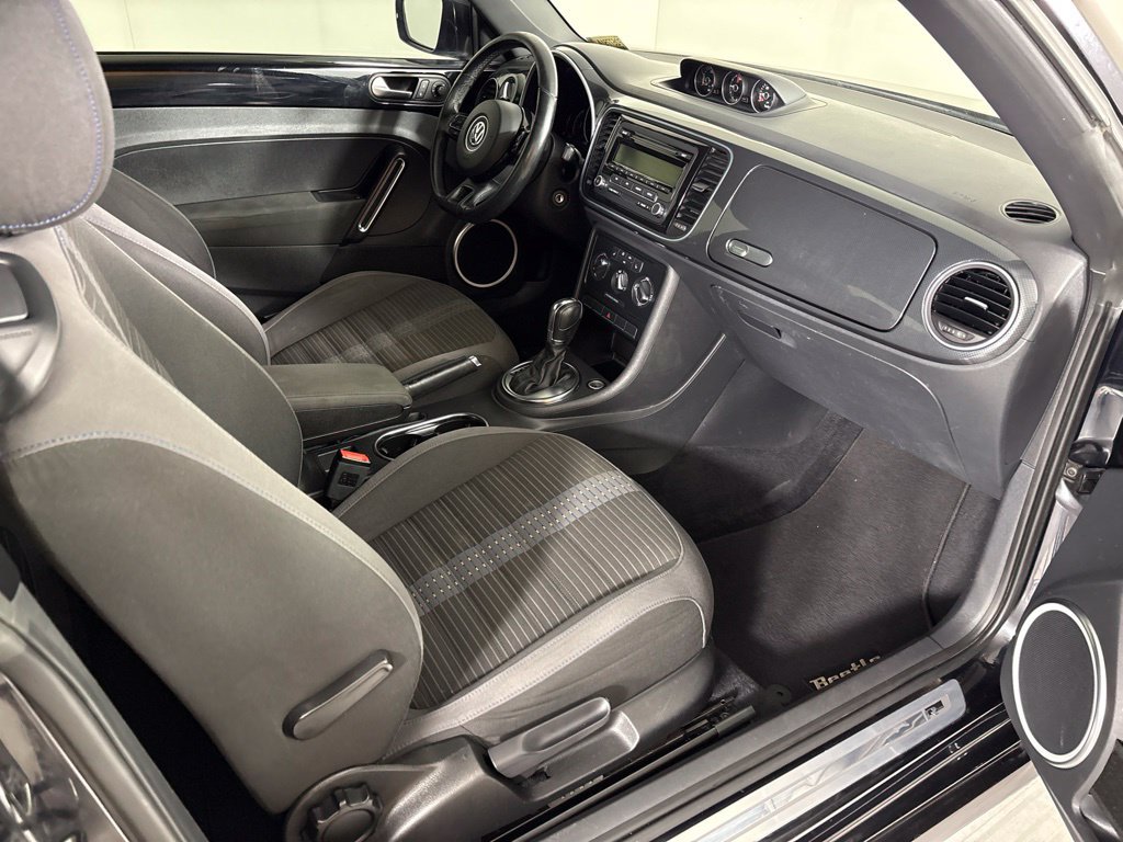 Used 2014 Volkswagen Beetle R-Line FWD image 19