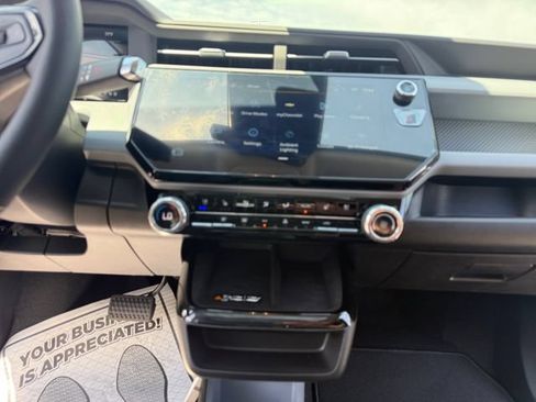 Used 2027 Chevrolet Bolt RS w/ Technology Package FWD image 19