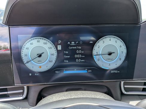 Used 2024 Hyundai Elantra SEL FWD image 26