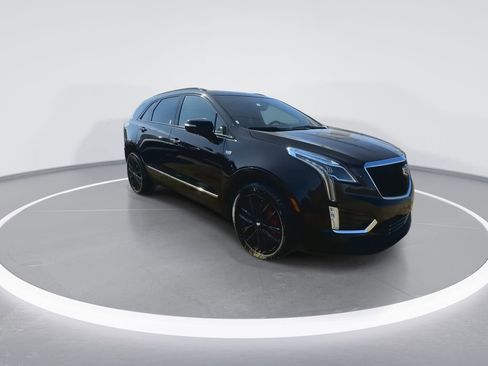 Used 2024 Cadillac XT5 Sportv image 2