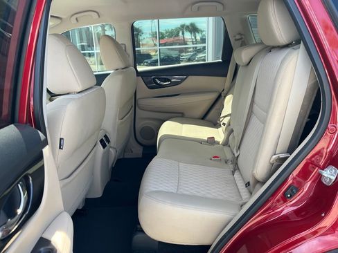 Used 2018 Nissan Rogue SV FWD image 12