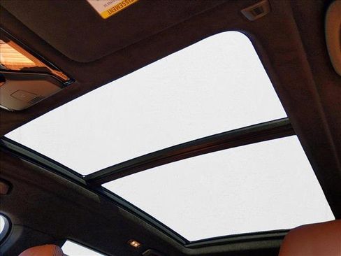 New 2025 BMW X7 M60i w/ Climate Comfort Package image 15