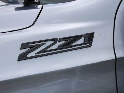 Used 2021 Chevrolet Tahoe Z71 w/ Luxury Package AWD/4WD image 8