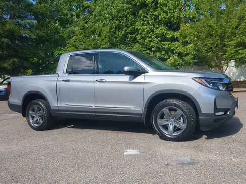Used 2023 Honda Ridgeline RTL-E image 2