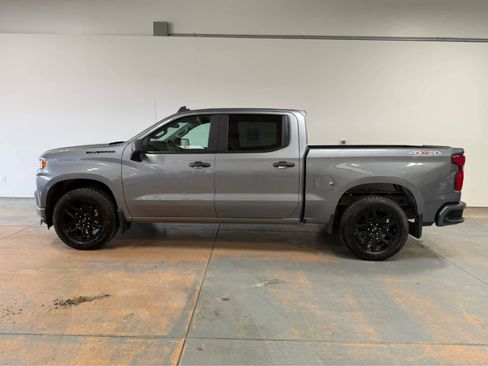 Used 2022 Chevrolet Silverado 1500 Custom w/ LPO, Blackout Package AWD/4WD image 2