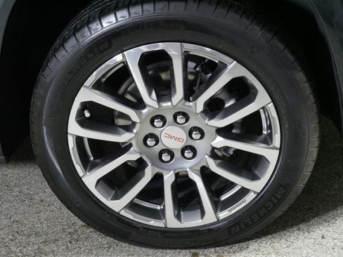 Used 2022 GMC Acadia Denali w/ Denali Ultimate Package FWD image 15
