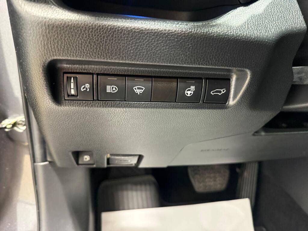Certified 2022 Toyota RAV4 XSE w/ XSE Grade Weather Package AWD/4WD image 25