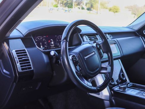 Used 2018 Land Rover Range Rover HSE AWD/4WD image 32