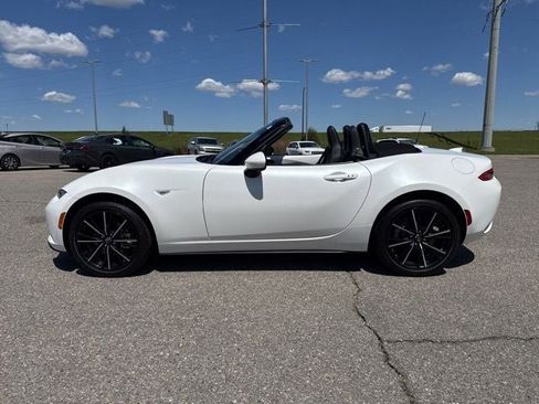 Used 2024 MAZDA MX-5 Miata Grand Touring RWD image 7