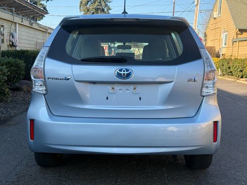 Used 2014 Toyota Prius V Two image 10