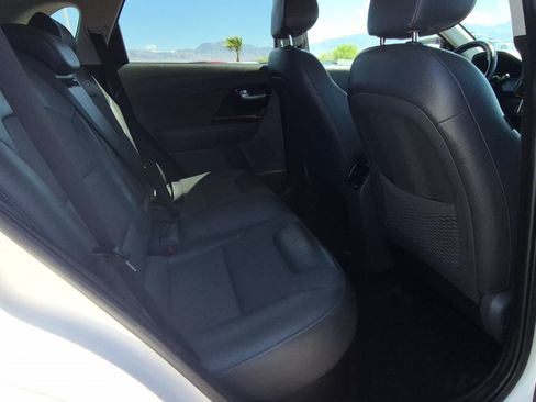 Used 2019 Kia Niro EX FWD image 28
