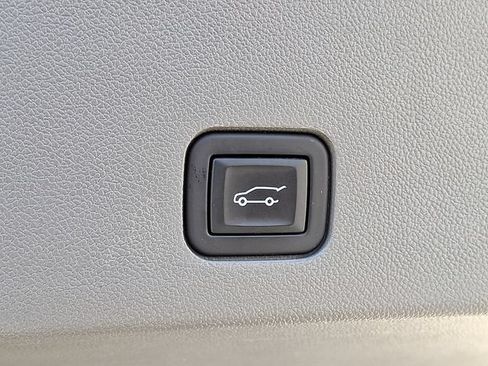 Certified 2024 Cadillac XT6 Premium Luxury w/ LPO, Floor Liner Package AWD/4WD image 27