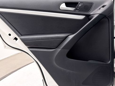 Used 2013 Volkswagen Tiguan SEL image 28