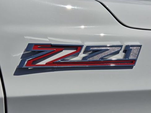 Certified 2023 Chevrolet Tahoe Z71 w/ Luxury Package AWD/4WD image 9