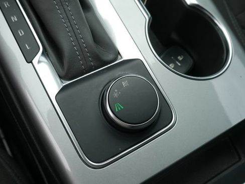 Used 2020 Chevrolet Blazer L FWD image 21