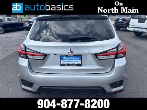 Used 2021 Mitsubishi Outlander Sport SE image 4