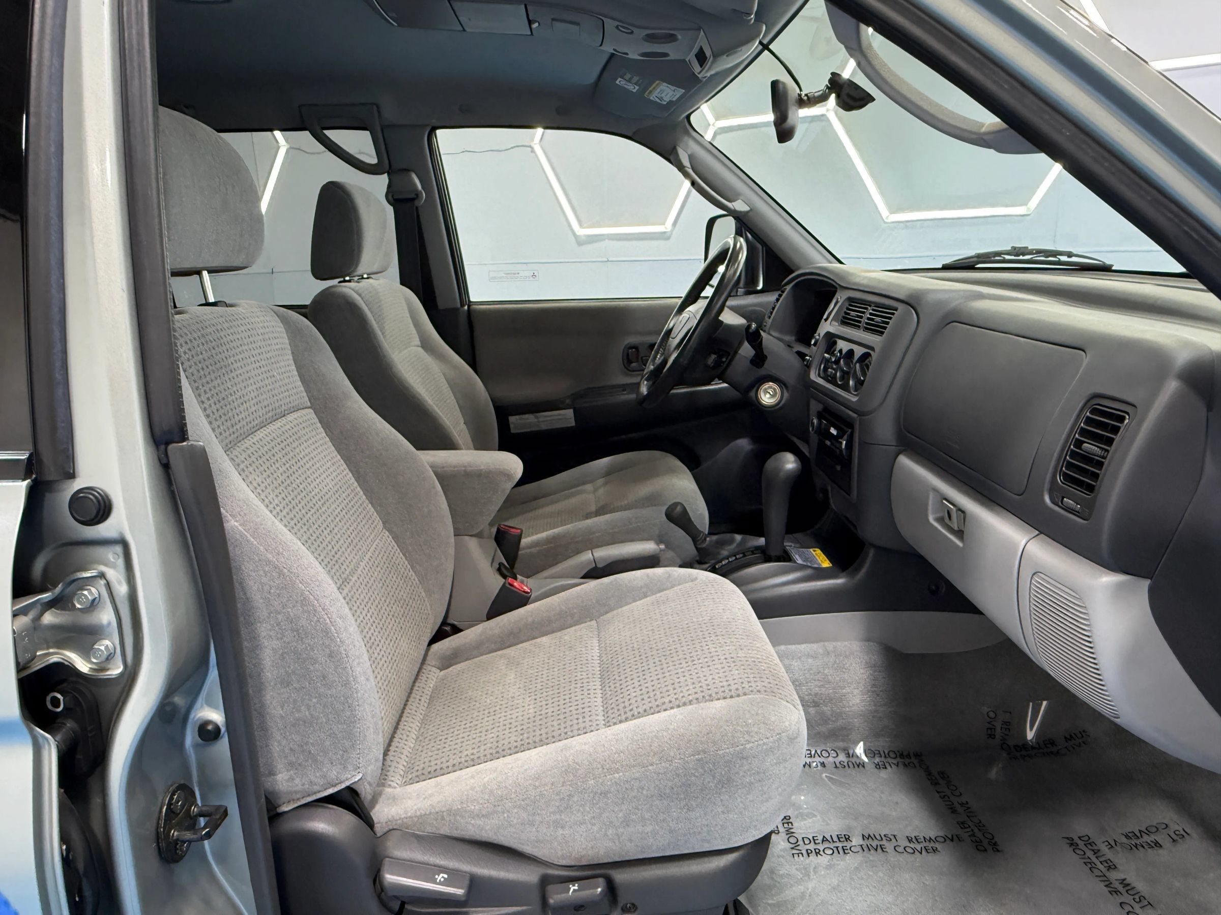 Used 2000 Mitsubishi Montero Sport XLS AWD/4WD image 24