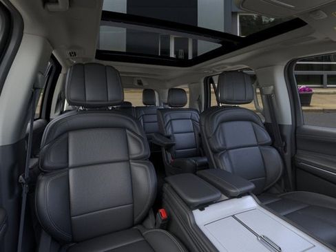 New 2026 Lincoln Navigator Reserve AWD/4WD image 33