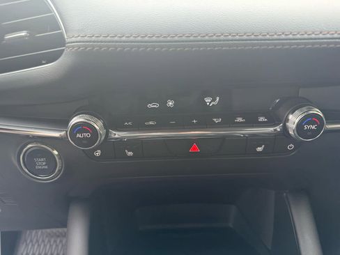 New 2026 MAZDA MAZDA3 Hatchback w/Premium Plus Pkg image 14
