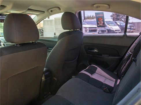 Used 2016 Chevrolet Cruze LT FWD image 9