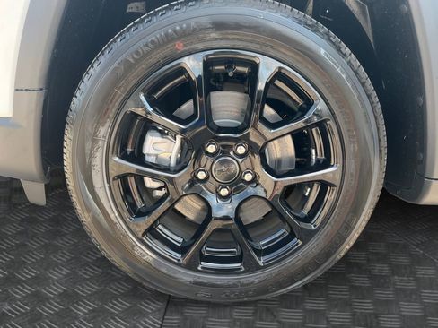 New 2026 Jeep Compass Latitude image 23