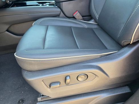 New 2026 Chevrolet Suburban Premier RWD image 9