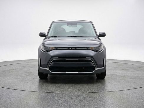 Used 2025 Kia Soul LX w/ LX Technology Package image 2