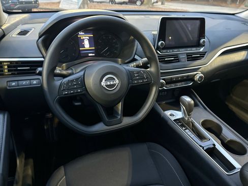 Certified 2025 Nissan Altima 2.5 S image 22