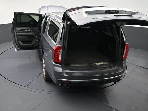 Used 2021 GMC Yukon XL Denali w/ Denali Premium Package RWD image 32
