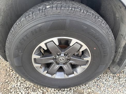 Used 2016 Nissan Frontier Desert Runner image 17