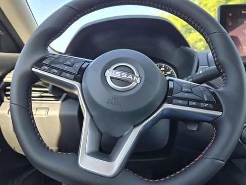 New 2026 Nissan Altima 2.5 SR AWD/4WD image 15