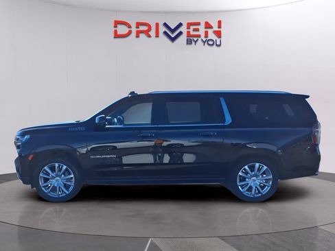 Used 2021 Chevrolet Suburban High Country w/ Premium Package image 2