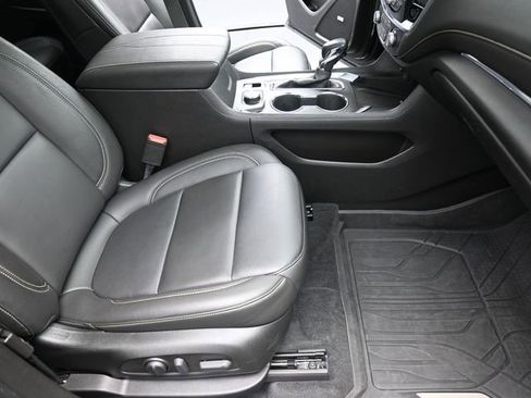 Used 2023 Chevrolet Traverse LT w/ LT Premium Package image 27