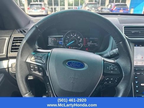 Used 2017 Ford Explorer Limited w/ Equipment Group 301A FWD image 10