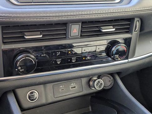 Used 2021 Nissan Rogue S AWD/4WD image 15