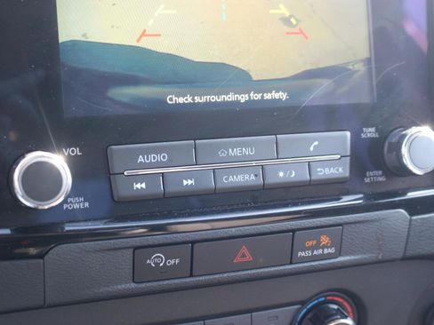 Used 2023 Nissan Frontier SV image 23